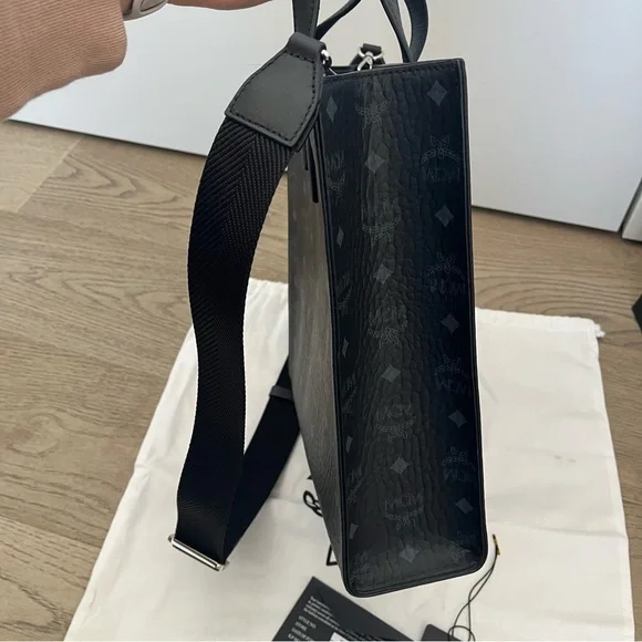 MCM small Aren tote - Picture 8 of 16